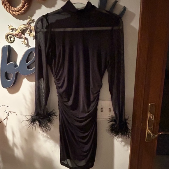 Amanda Uprichard Vixen Dress in Black
Size M retails $238 - Picture 7 of 8